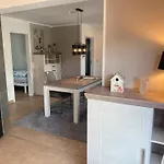Glueckshuuske Sauerland * משדה