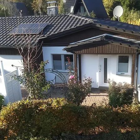 בית נופש Glueckshuuske Sauerland *